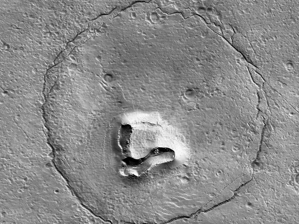 Mars Bear! NASA Orbiter Captures Image of a Ursine Face on Red Planet ...