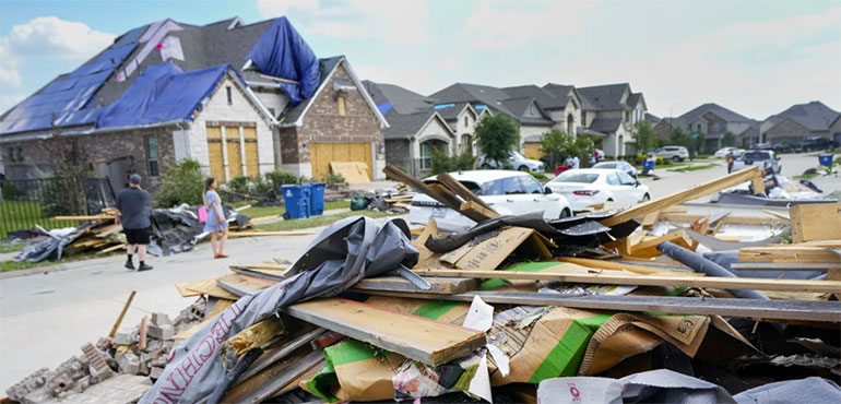 Storms Damage Homes in Oklahoma and Kansas. But in Houston, Most Power ...